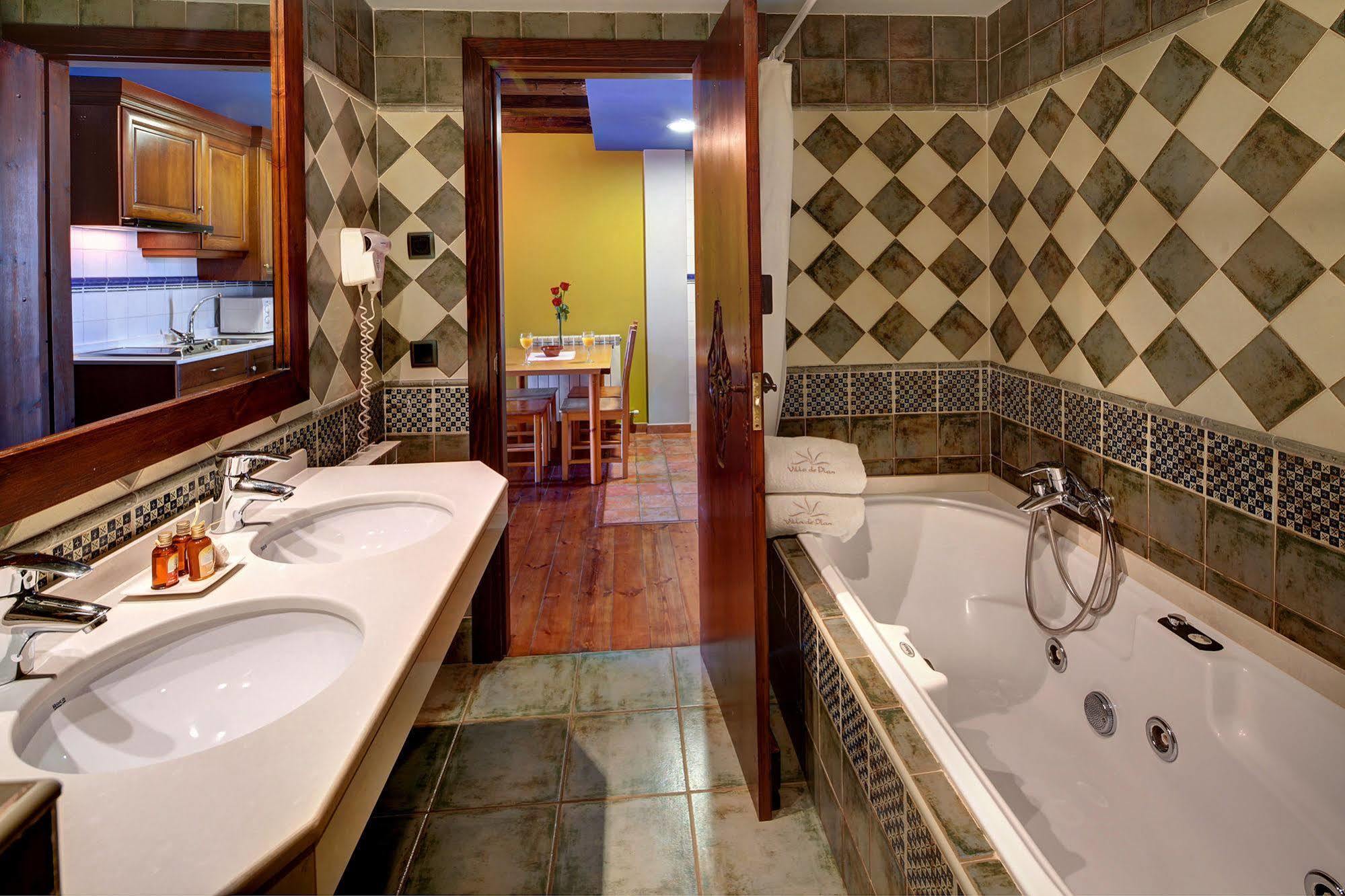 Villa De Plan Apartments&Suites Exterior photo